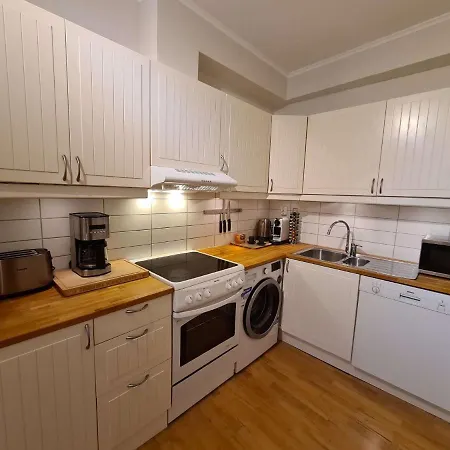 Center Hills - Lovely 2-bedroom W Balcony, Amazing Location *